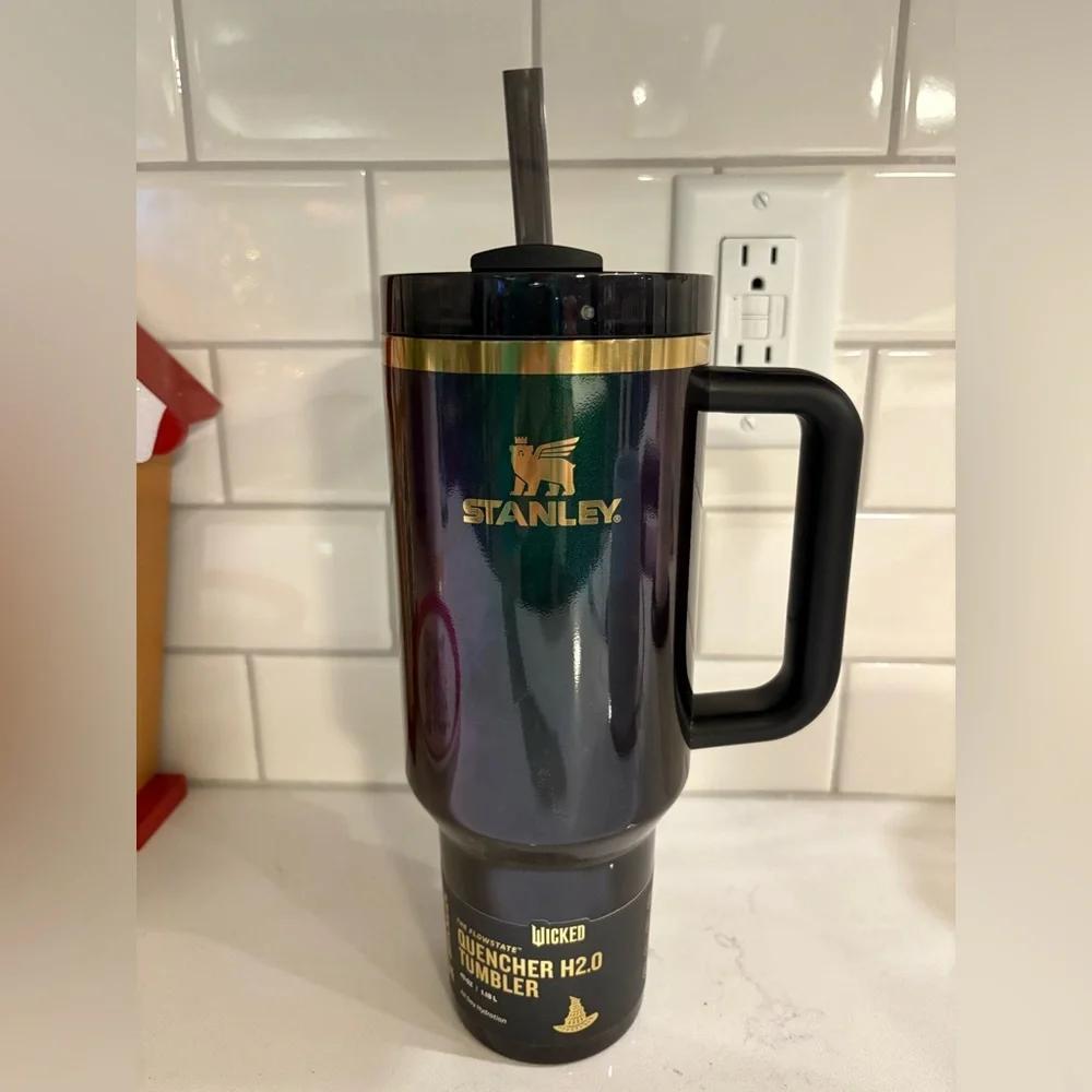 NWT Stanley 40 oz Stainless Steel Tumbler Elphaba For Good - Picture 3 of 6
